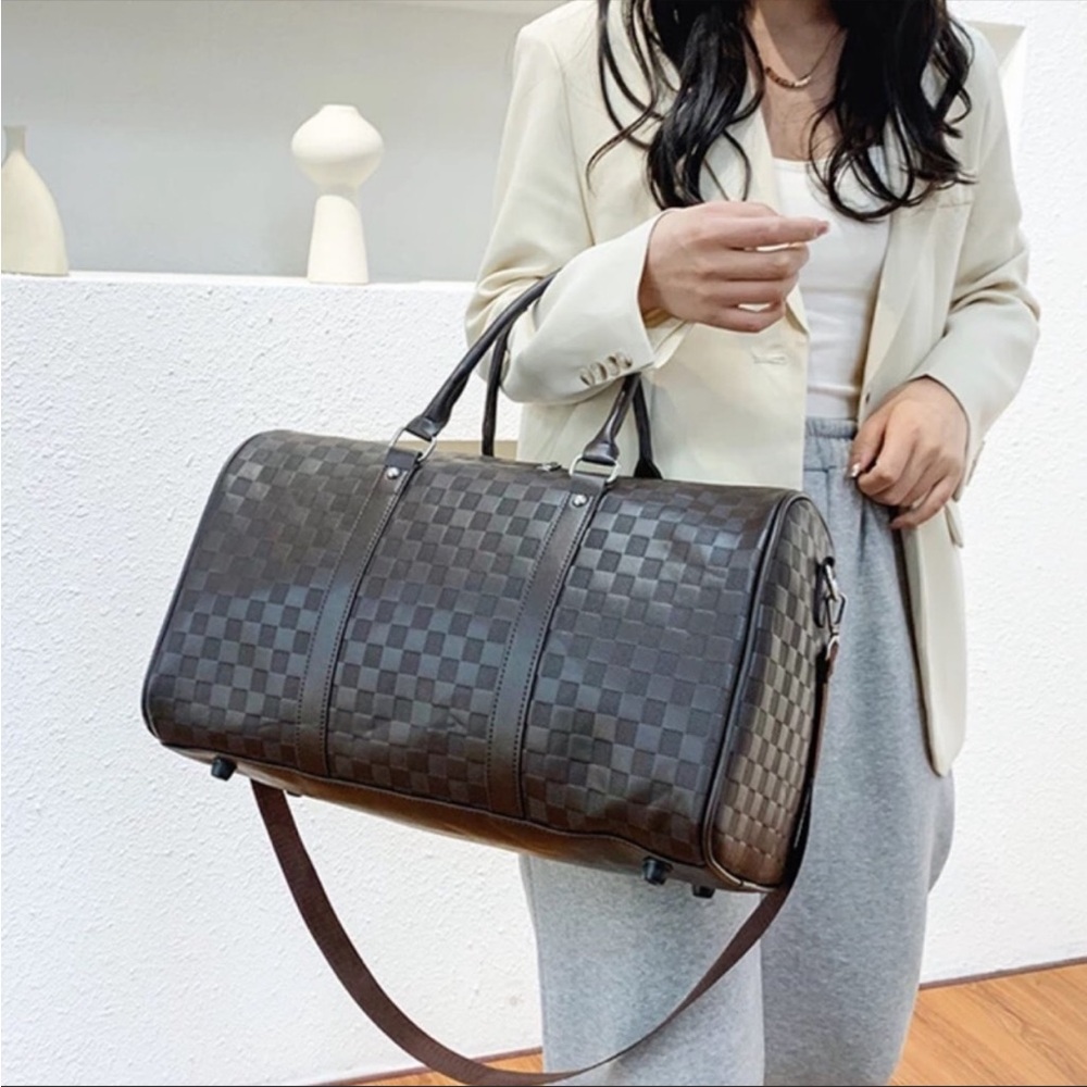 💎$385 retail WATERPROOF duffle luggage weekender bag carry on personal bag